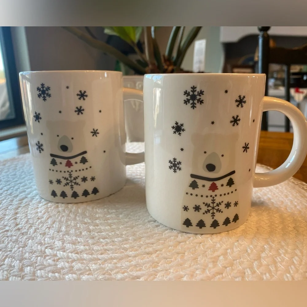 Crate & Barrel FOREST FRIENDS - POLAR BEAR 12oz Mug 2022 Joan Anderson 687-355